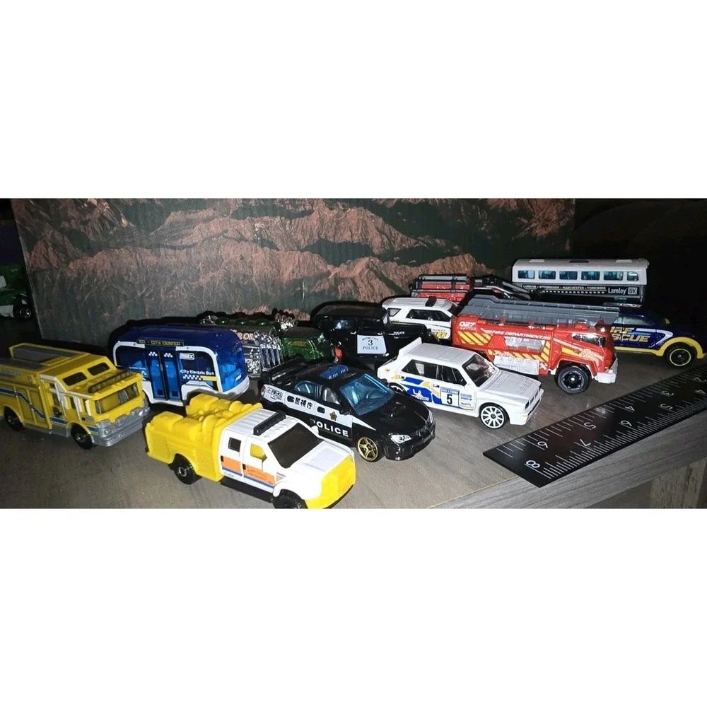 Fire City Recue double decker Lot Of 12  Assorted Loose Hot Wheels Matchbox  Euc